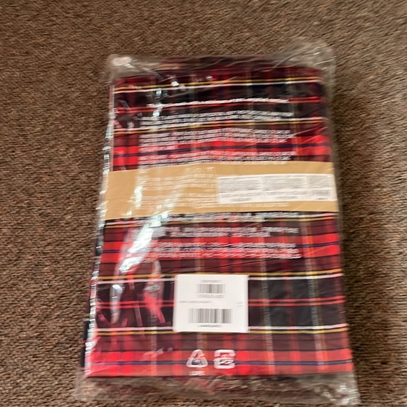 Gap Body classic flannel pjs - Picture 3 of 6